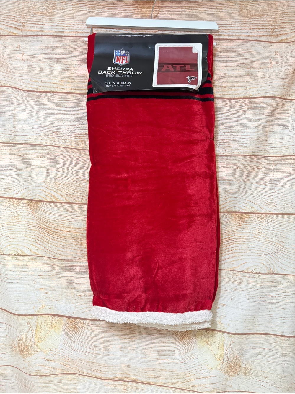 Atlanta Falcons 50 x 60 Center Stripe Sherpa Trim Blanket‎